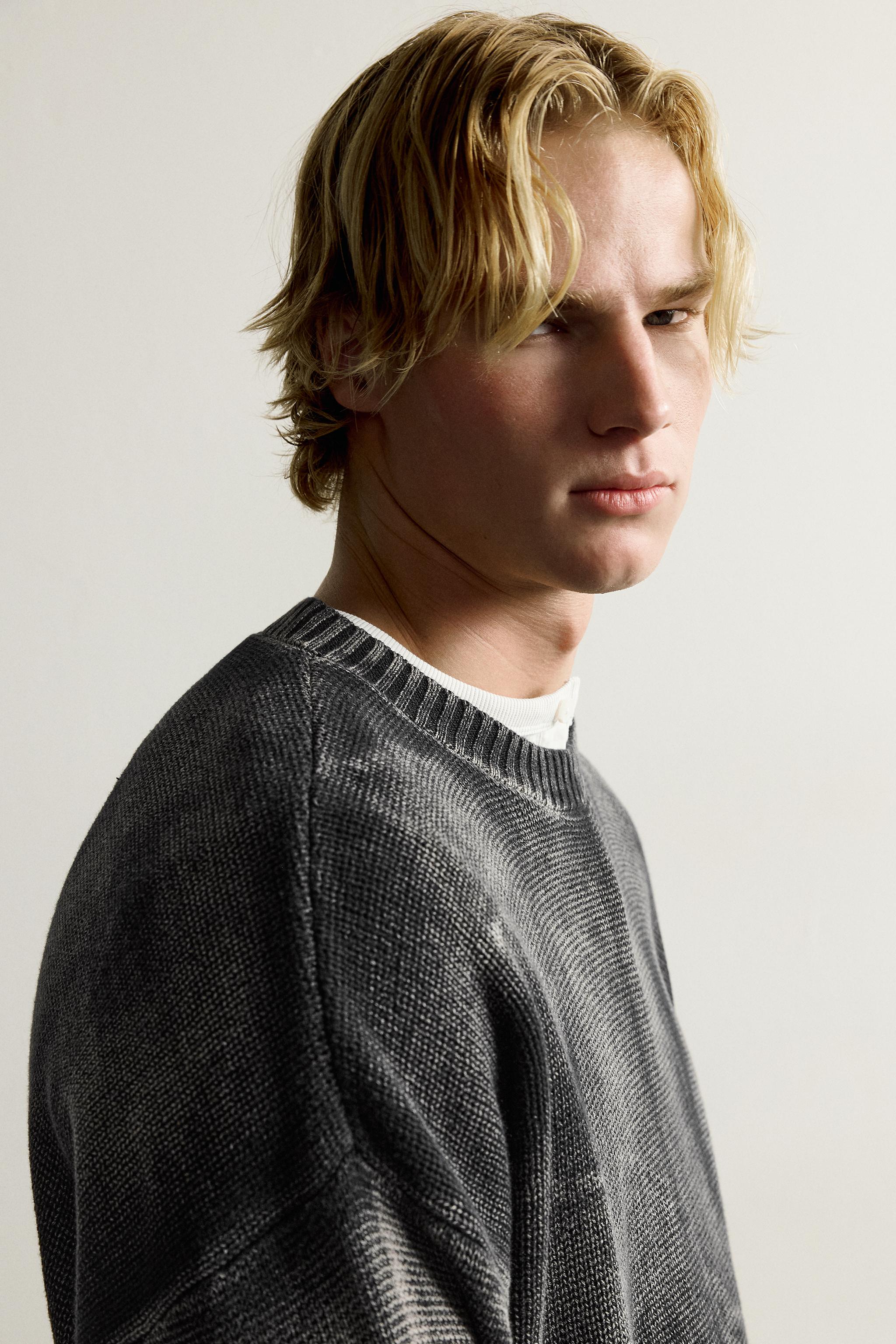 RELAXED FIT WASHED-EFFECT SWEATER