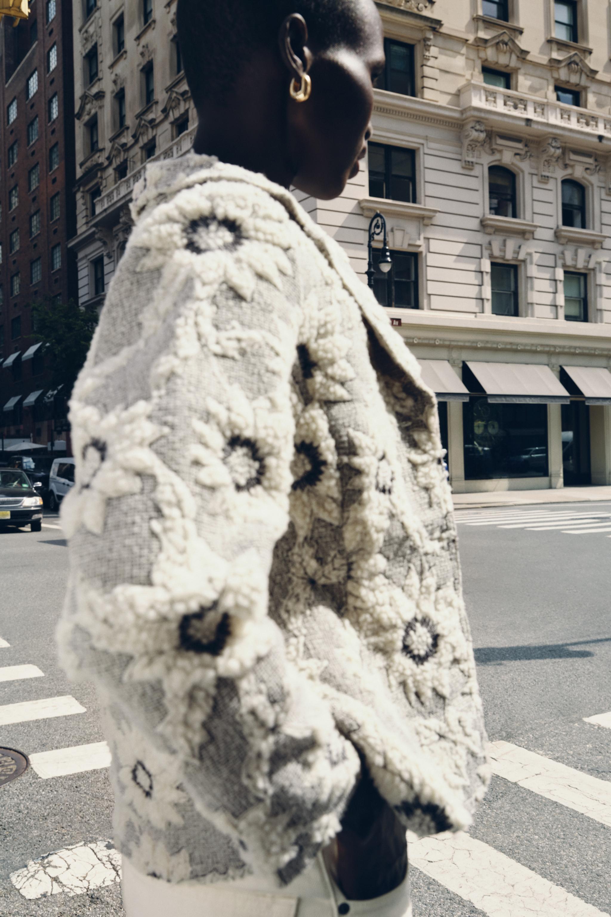 フラワーテクスチャーブレザー - エクリュ/ブラック | ZARA Japan / 日本