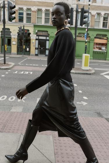 PULL EN MAILLE À BOULES AU COL - Noir de Zara - Image 2