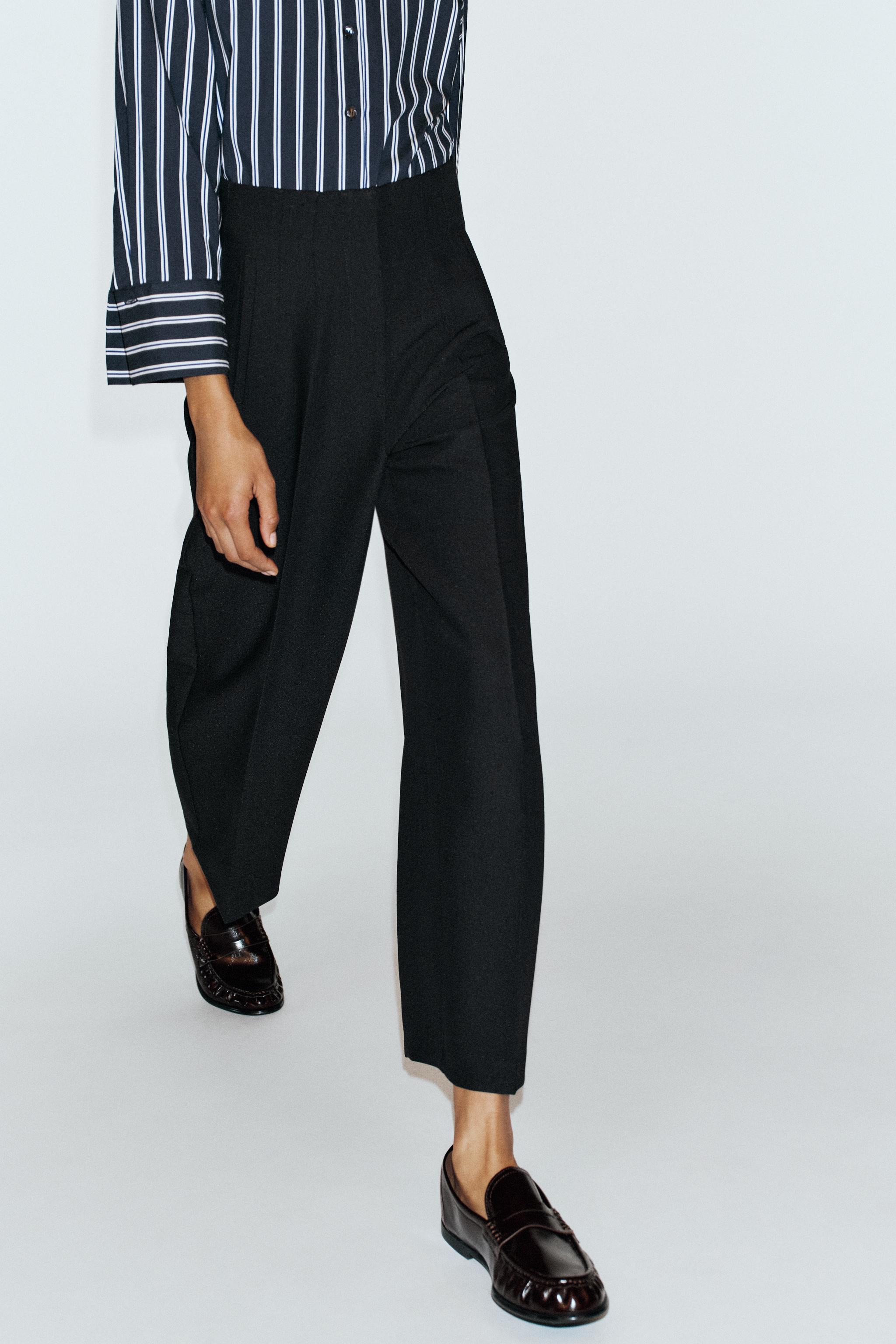 HIGH-RISE BARREL-LEG PANTS
