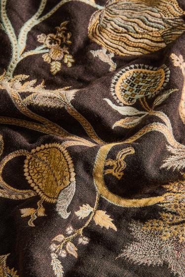 FLORAL JACQUARD THROW - Brown by Zara