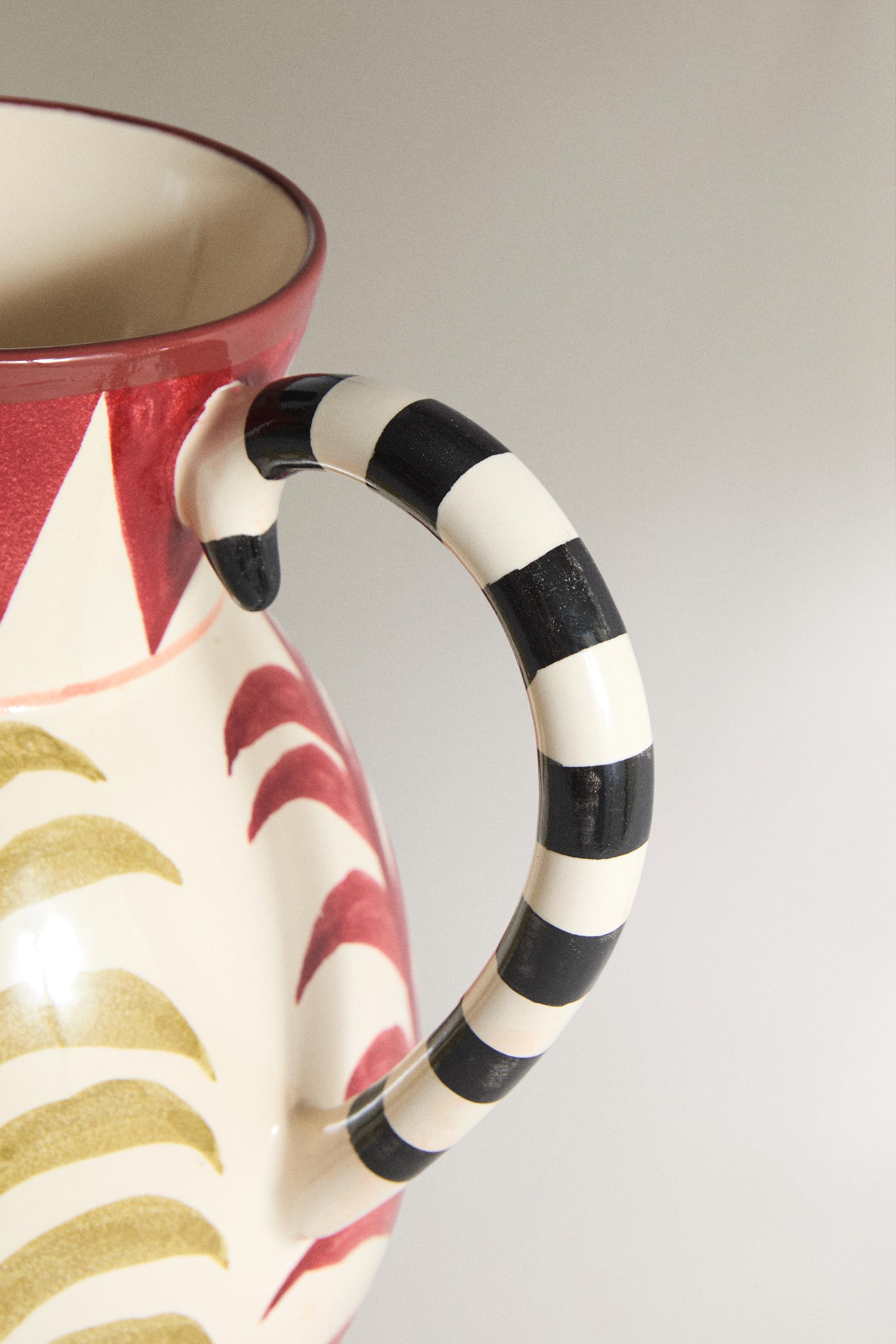 CERAMIC VASE WITH DOUBLE HANDLES — white