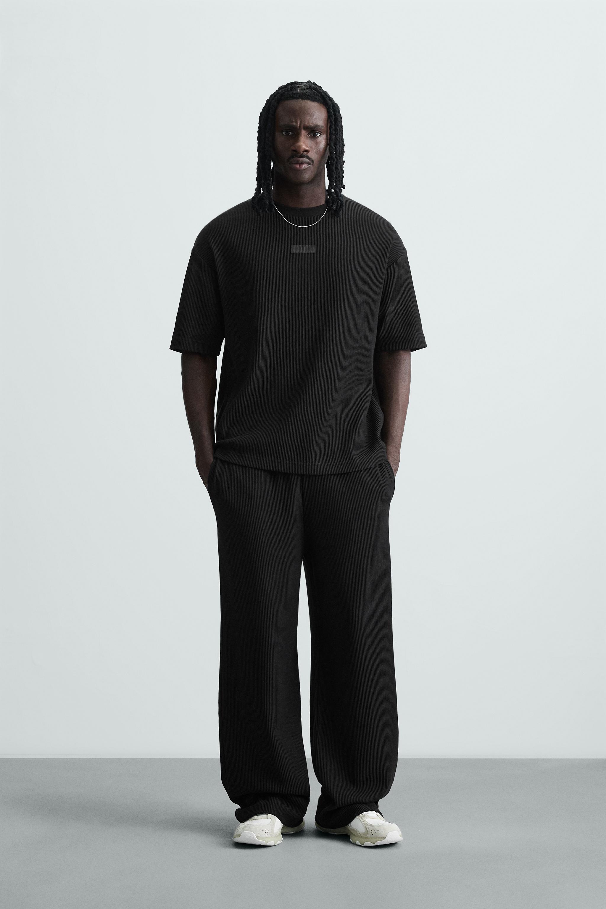 VERTICAL TEXTURED T-SHIRT