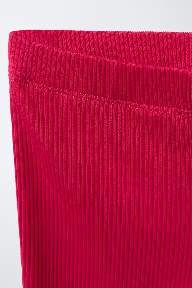 Conjunto de camiseta a rayas y leggins de ciclista 6