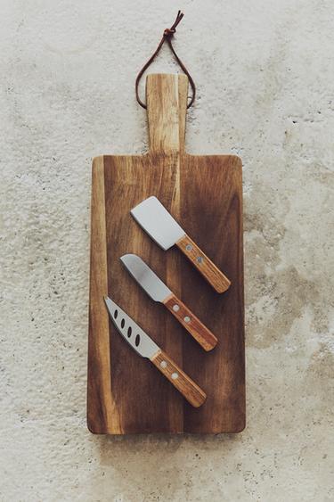 TÁBUA DE CORTE COM FACAS DE QUEIJO - Bege-claro da Zara