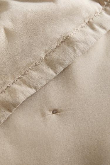 PADDED LINEN QUILTED BEDSPREAD WITH DOTS - Light beige by Zara