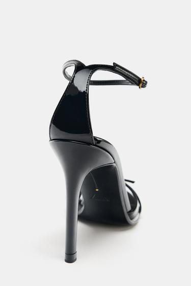 SANDALES À TALONS HAUTS ET BOUCLE - Noir de Zara - Image 4