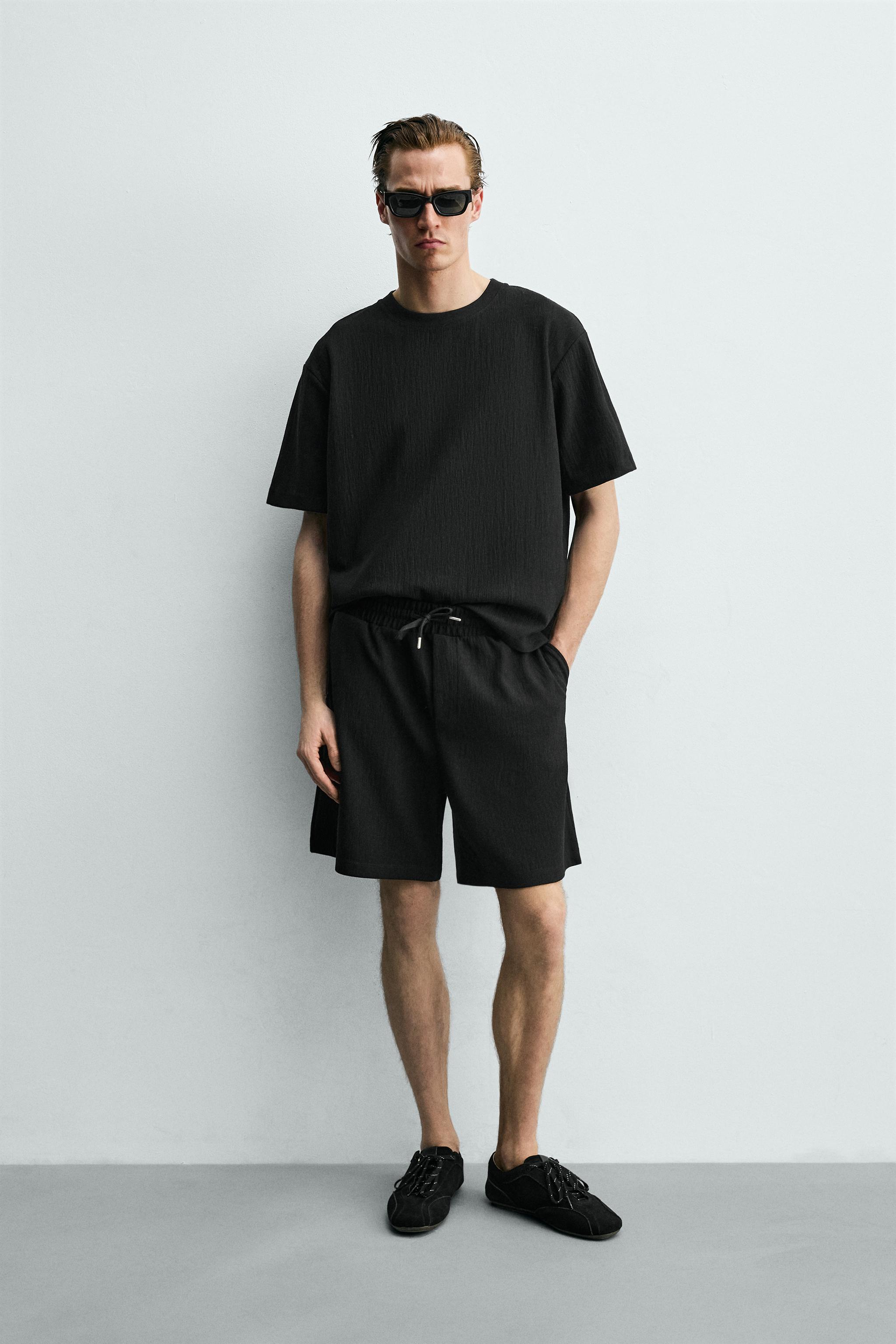 TEXTURED JOGGER SHORTS