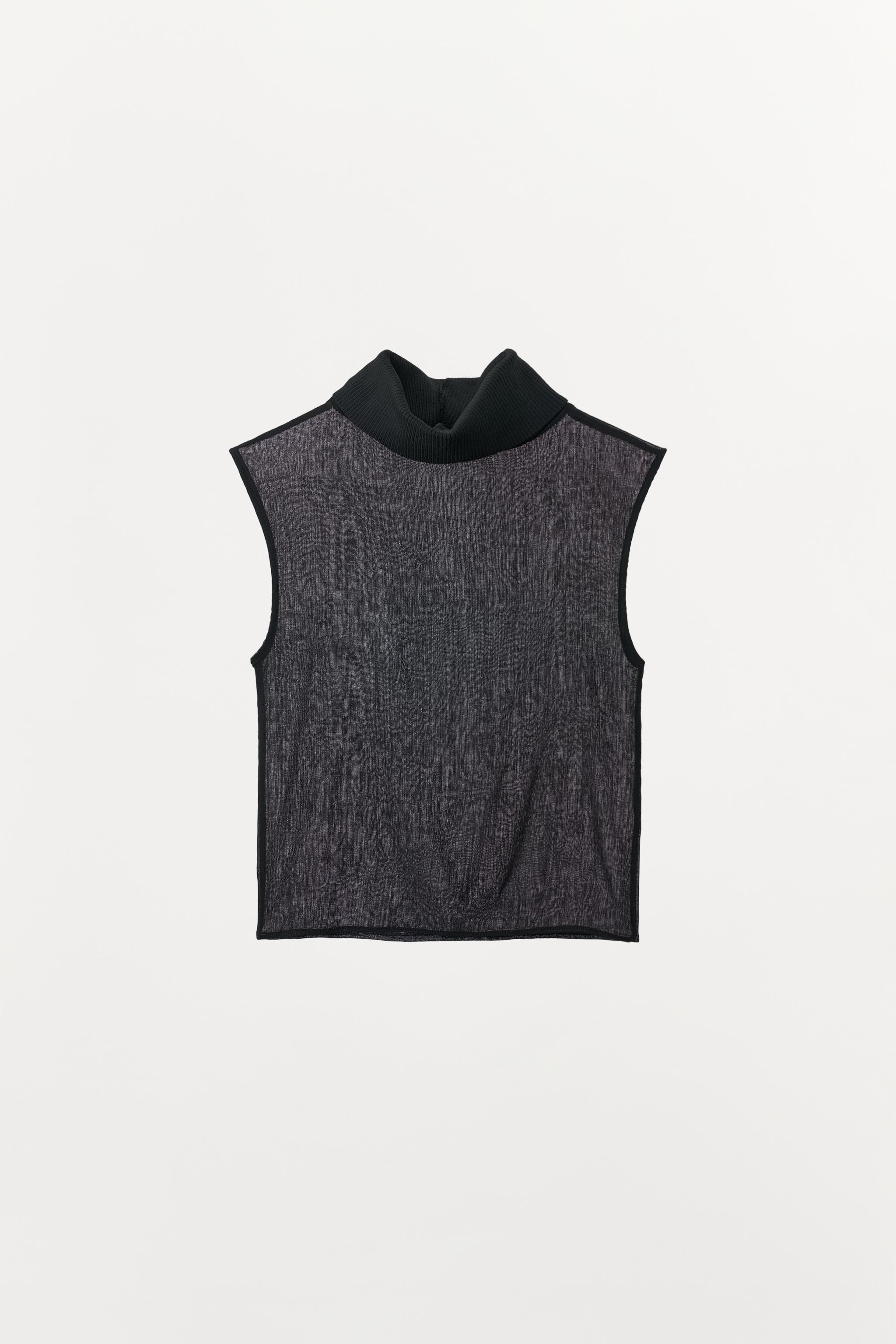 HIGH NECK TOP