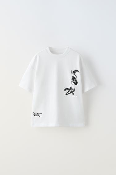 ФУТБОЛКА С ПРОРЕЗИНЕННЫМ ПРИНТОМ «КРОКОДИЛ» — БЕЛЫЙ от Zara — изображение 0