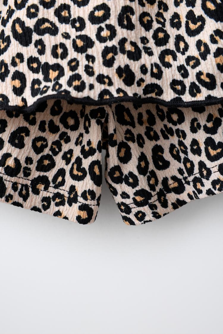 Falda short estampada con volantes 4