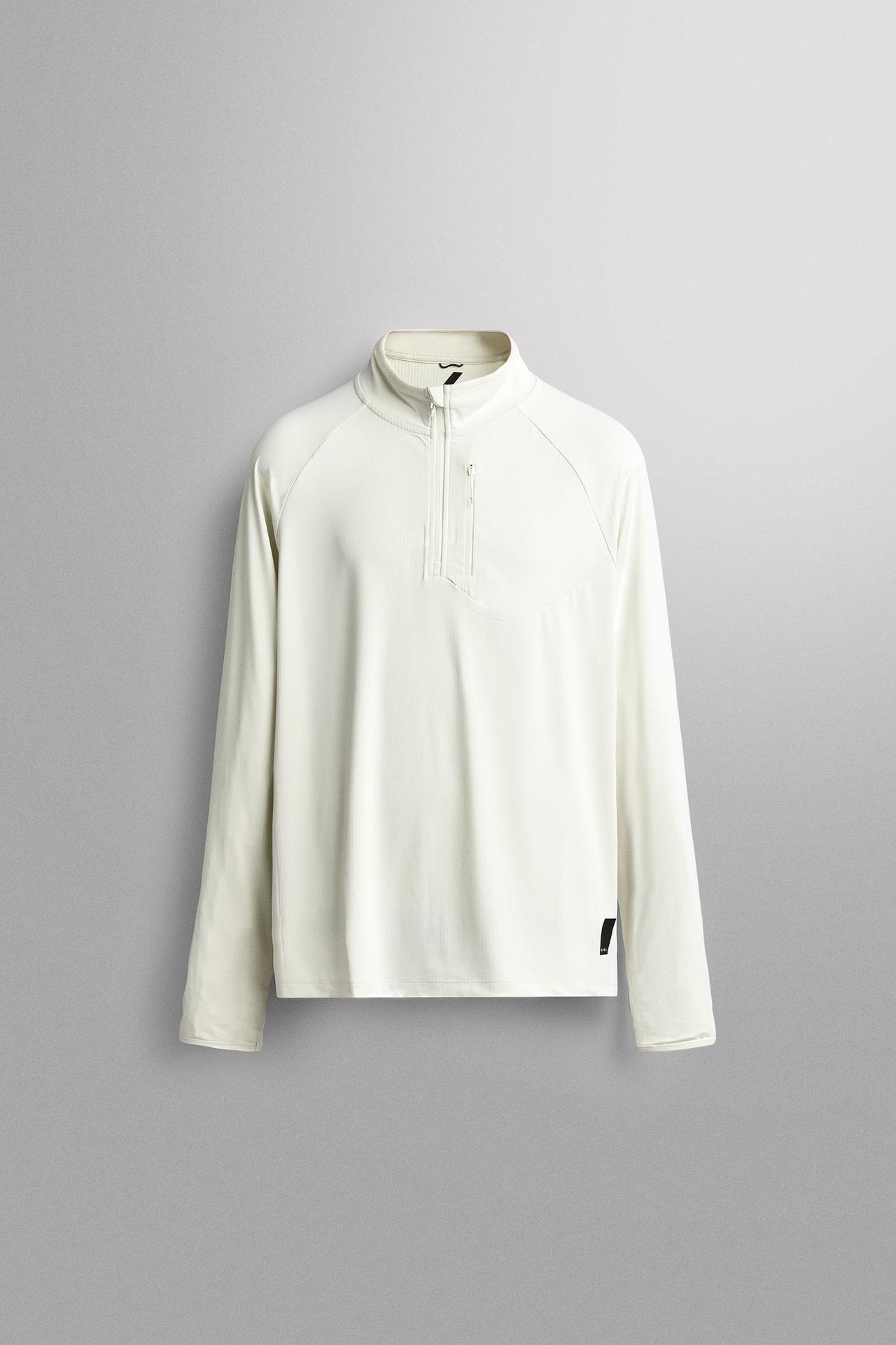 TECHNICAL QUARTER-ZIP T-SHIRT — Sand