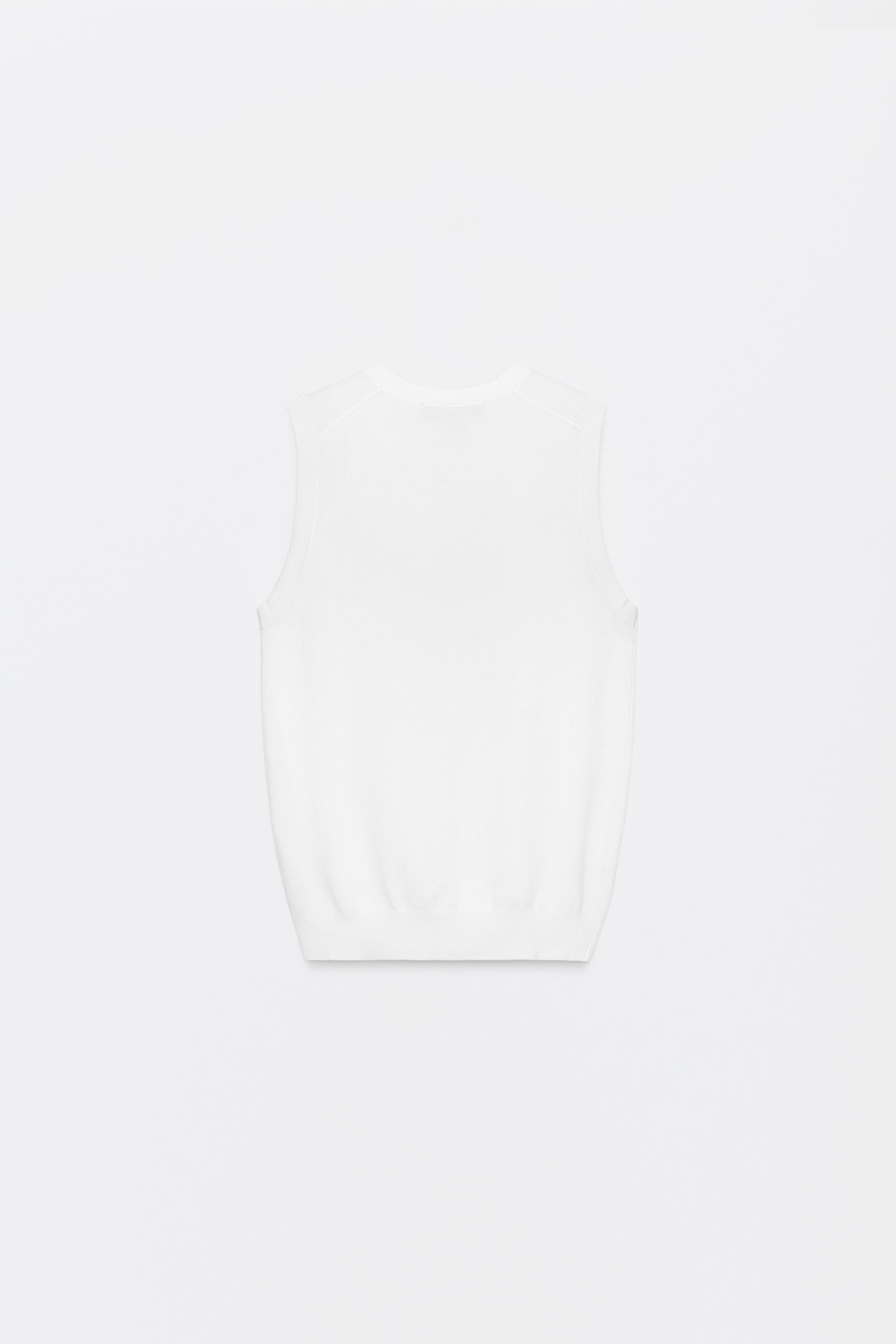TOP EN MAILLE SANS MANCHES
