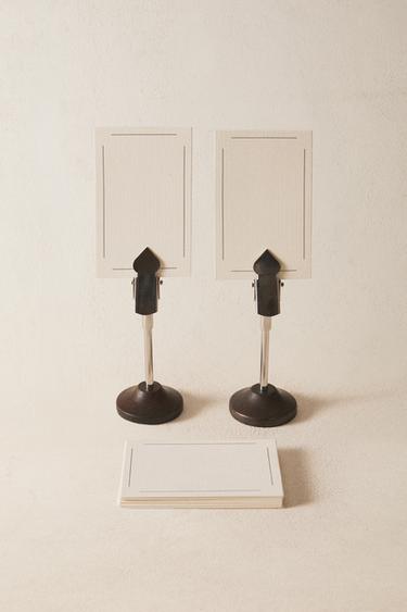 SÆT MED BORDKORTHOLDERE I TRÆ OG KORT - Brun fra Zara