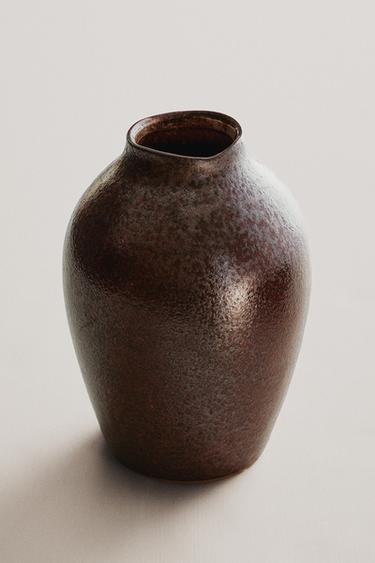 مزهرية خزف خشنة المظهر - كاكي الخاص بـ Zara