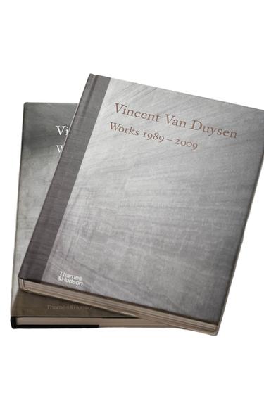 LIVRO VINCENT VAN DUYSEN WORKS 1989-2009 (INGLÊS) - Cinzento da Zara