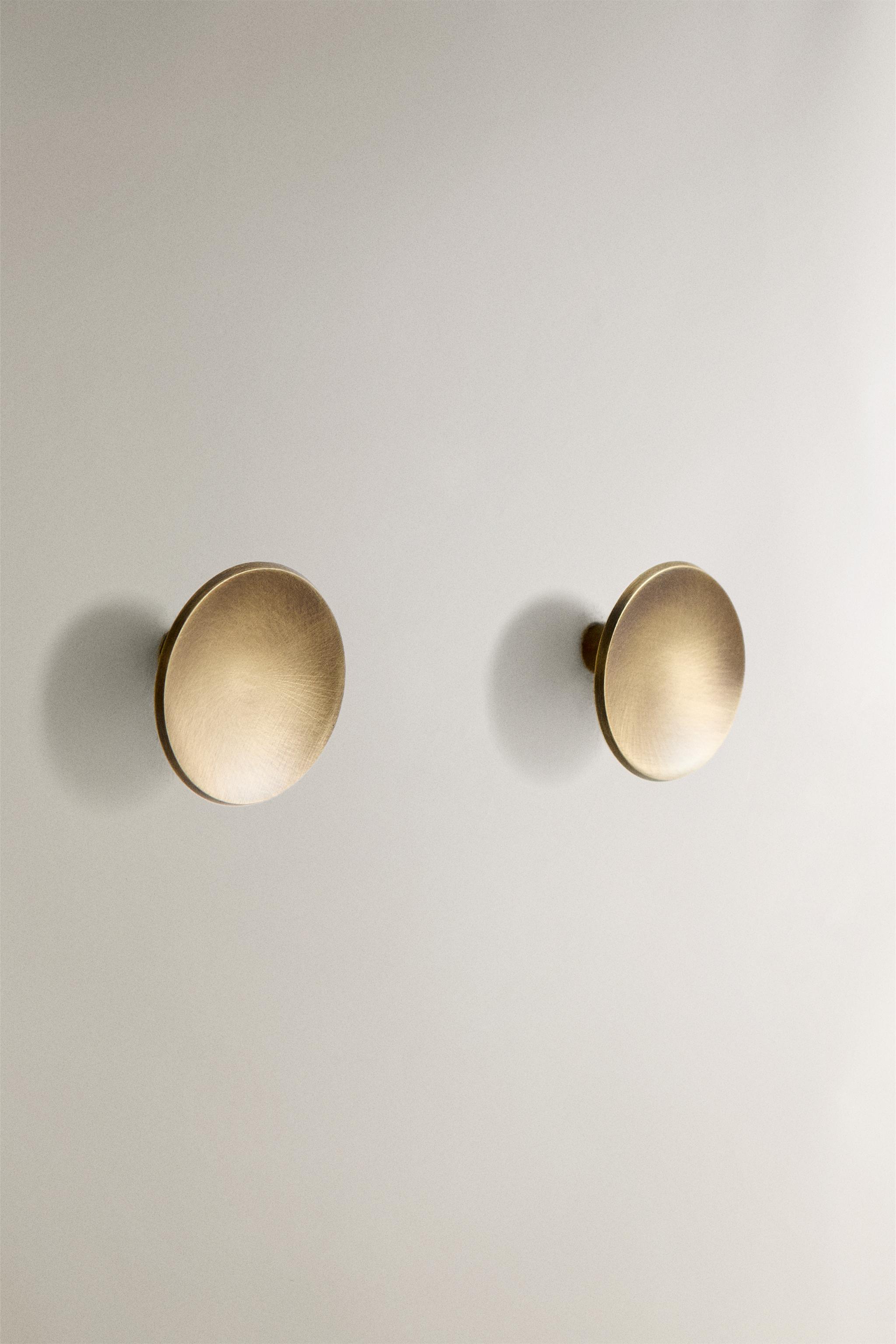 SET OF ROUND BRASS KNOBS (SET OF 2) — Golden