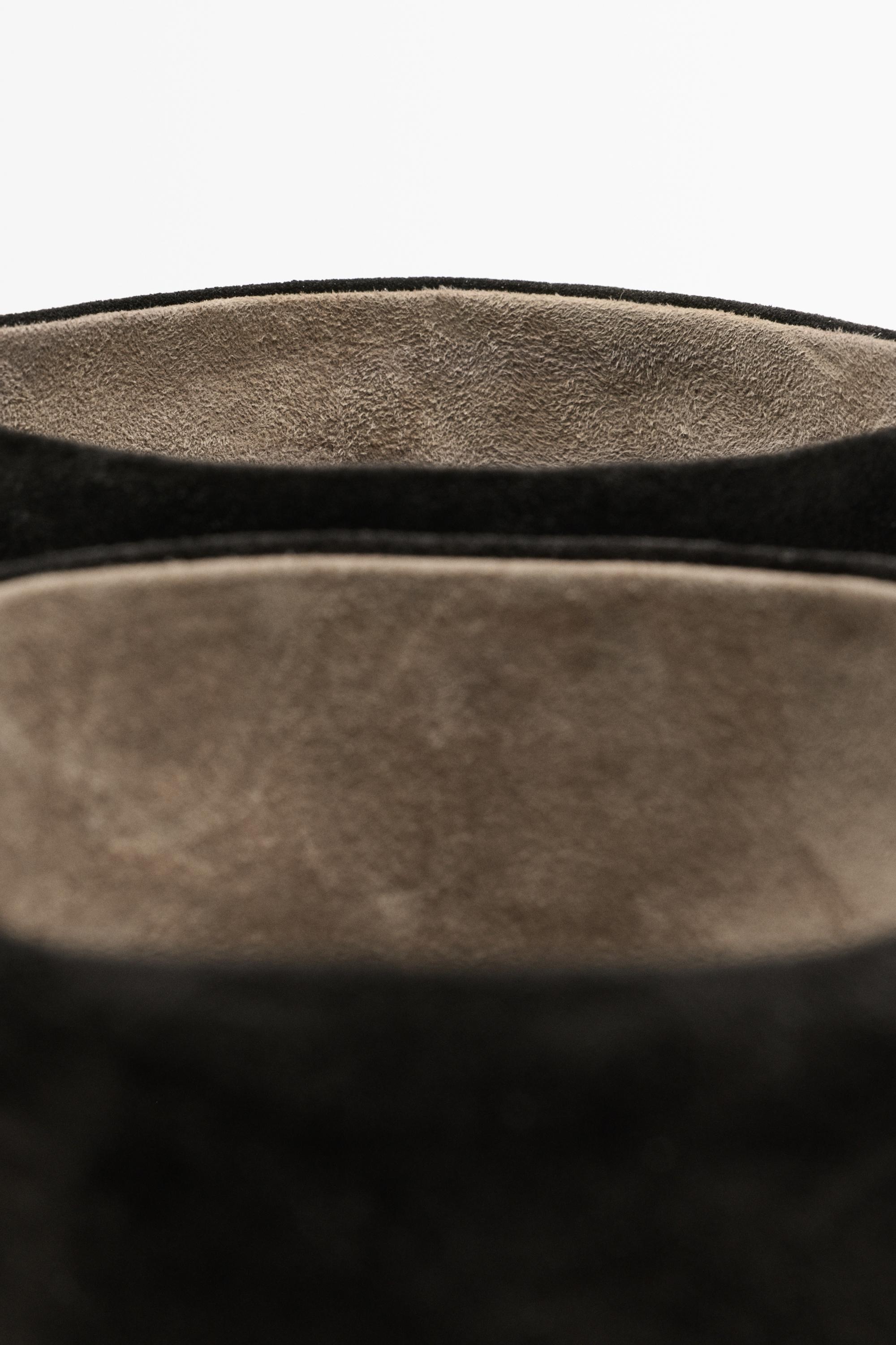 Botte à talon en cuir souple