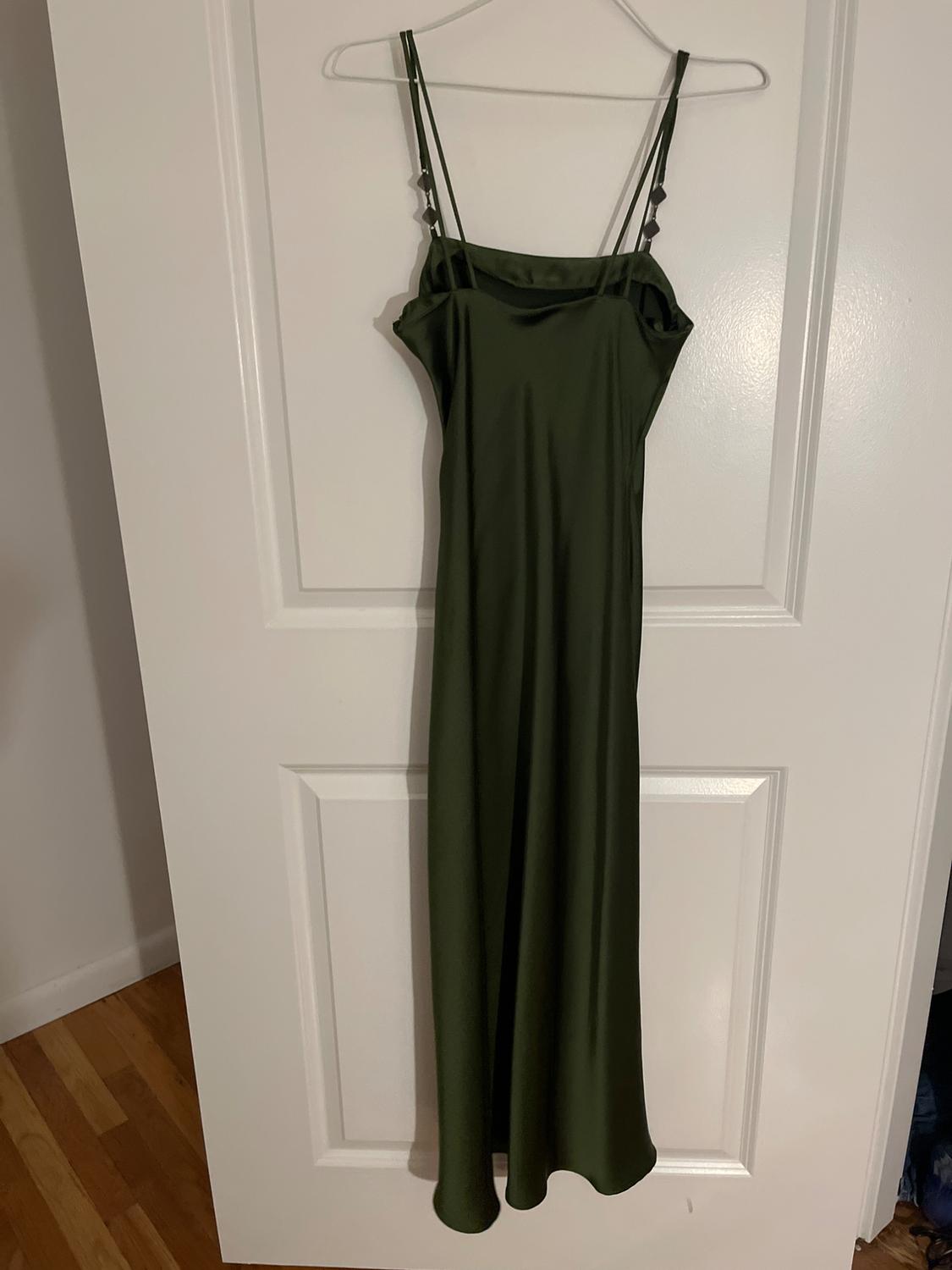VESTIDO SATINADO TIRANTE JOYA - Image 2