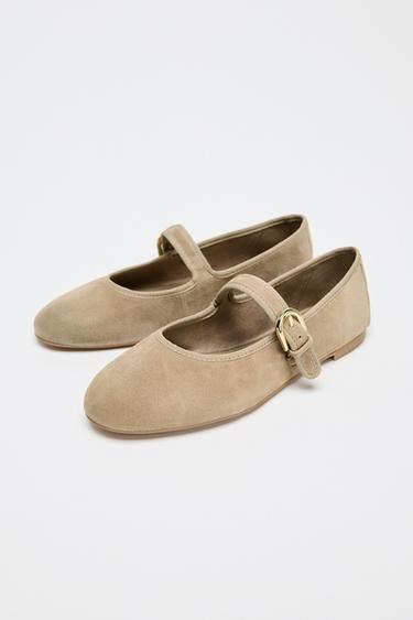 BALLERINES À BRIDE EN DAIM - Marron sable de Zara - Image 3