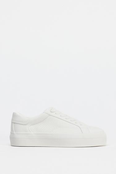 ZAPATILLAS DEPORTIVAS RELIEVE - Blanco de Zara
