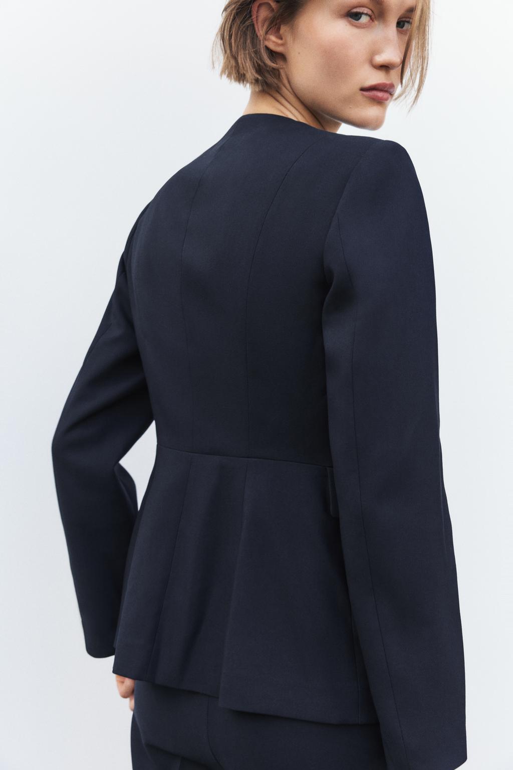 Thumbnail image for BLAZER منطبق على القوام بياقة دائرية