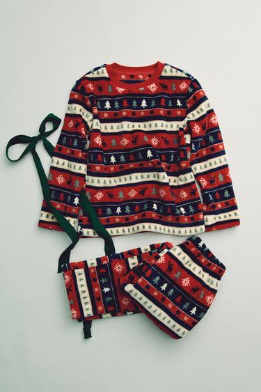 6-14 JAHRE/ PYJAMA MIT WEICHER STRUKTURMUSTER UND BÄUMEN - Rot von Zara