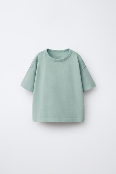 CAMISETA LISA GARMENT DYE - verde lavado de Zara