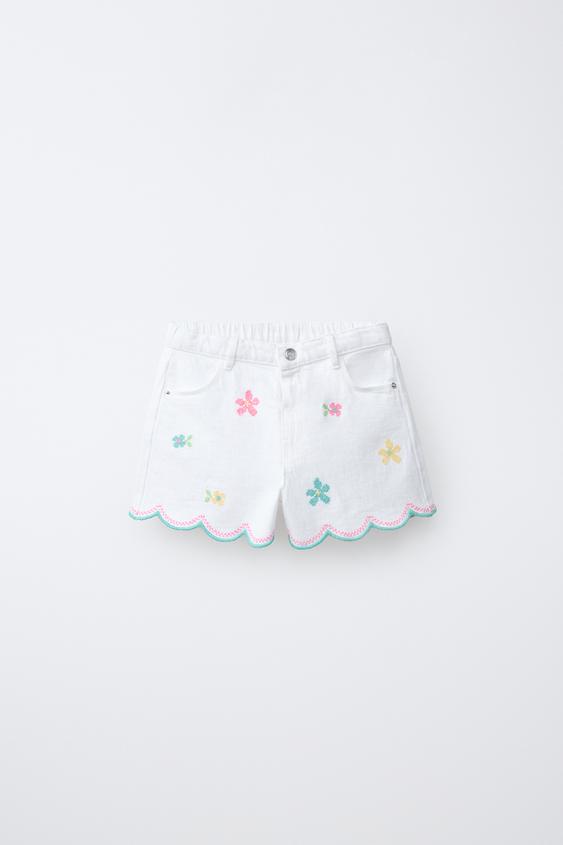 BERMUDA SARGA MOM FIT FLORES PUNTO DE CRUZ - Blanco de Zara - Imagen 0