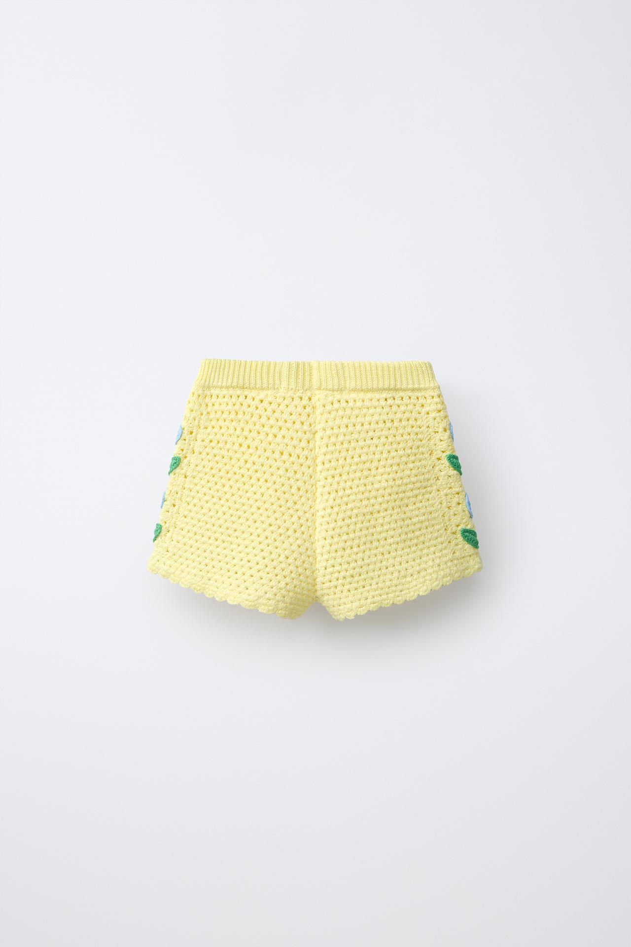 TULIP CROCHET KNIT SHORTS — Pastel yellow