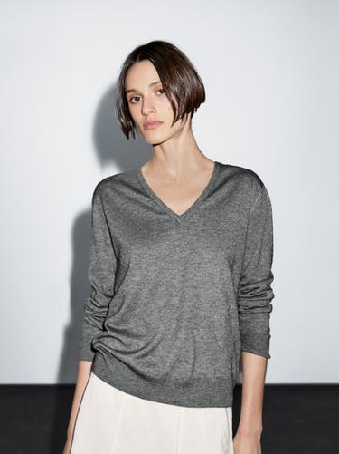 Jersey punto cuello pico con lana - Gris medio de Zara