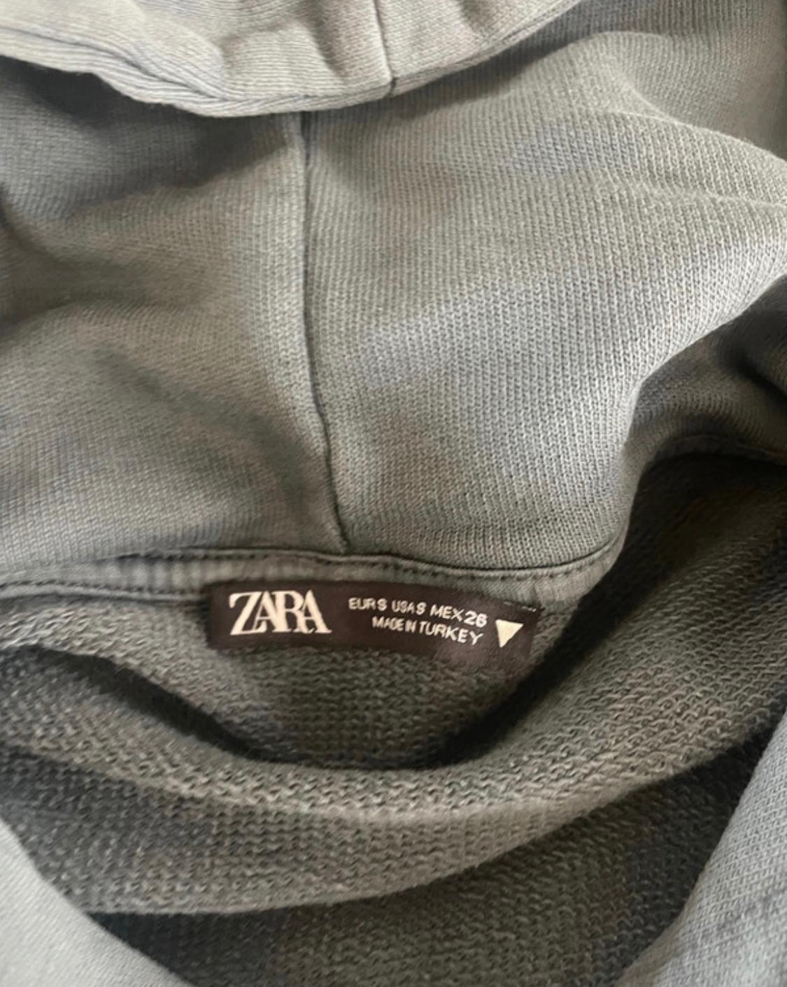 SUDADERA CROP GRIS AZULADA - Image 4