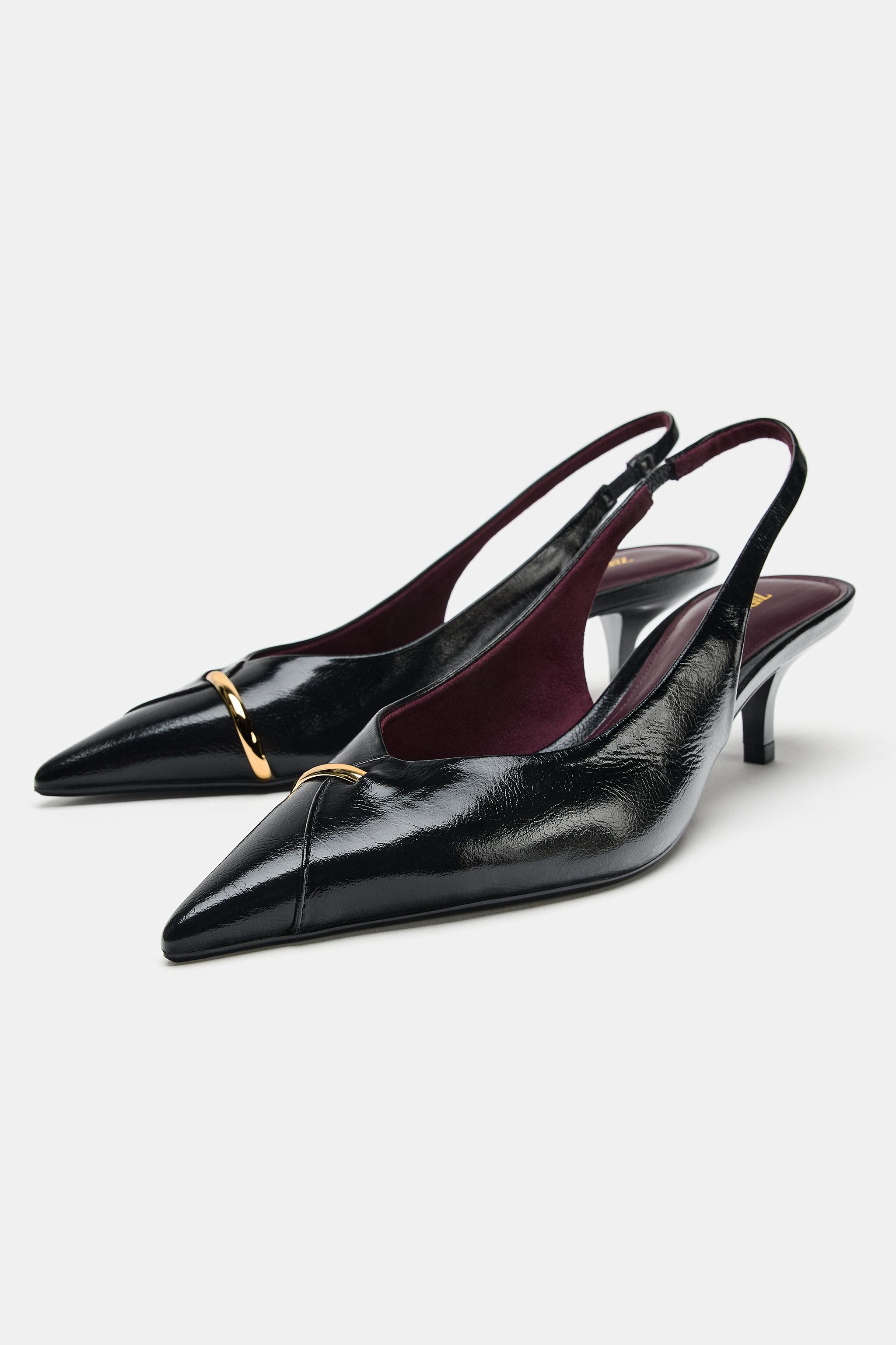 CHAUSSURE KITTEN DÉTAIL MÉTALLIQUE