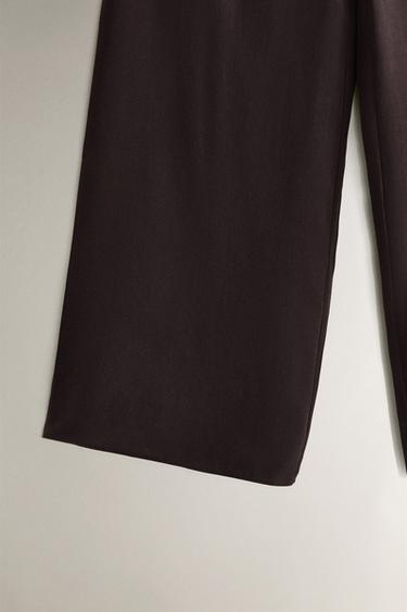 PANTALON EN SOIE - Marron foncé de Zara - Image 2