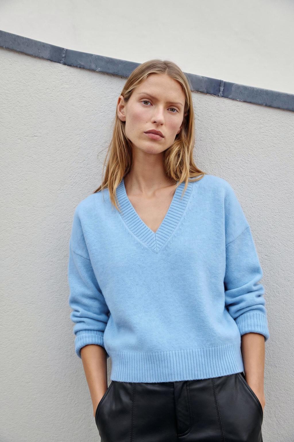 SOFT KNIT JUMPER