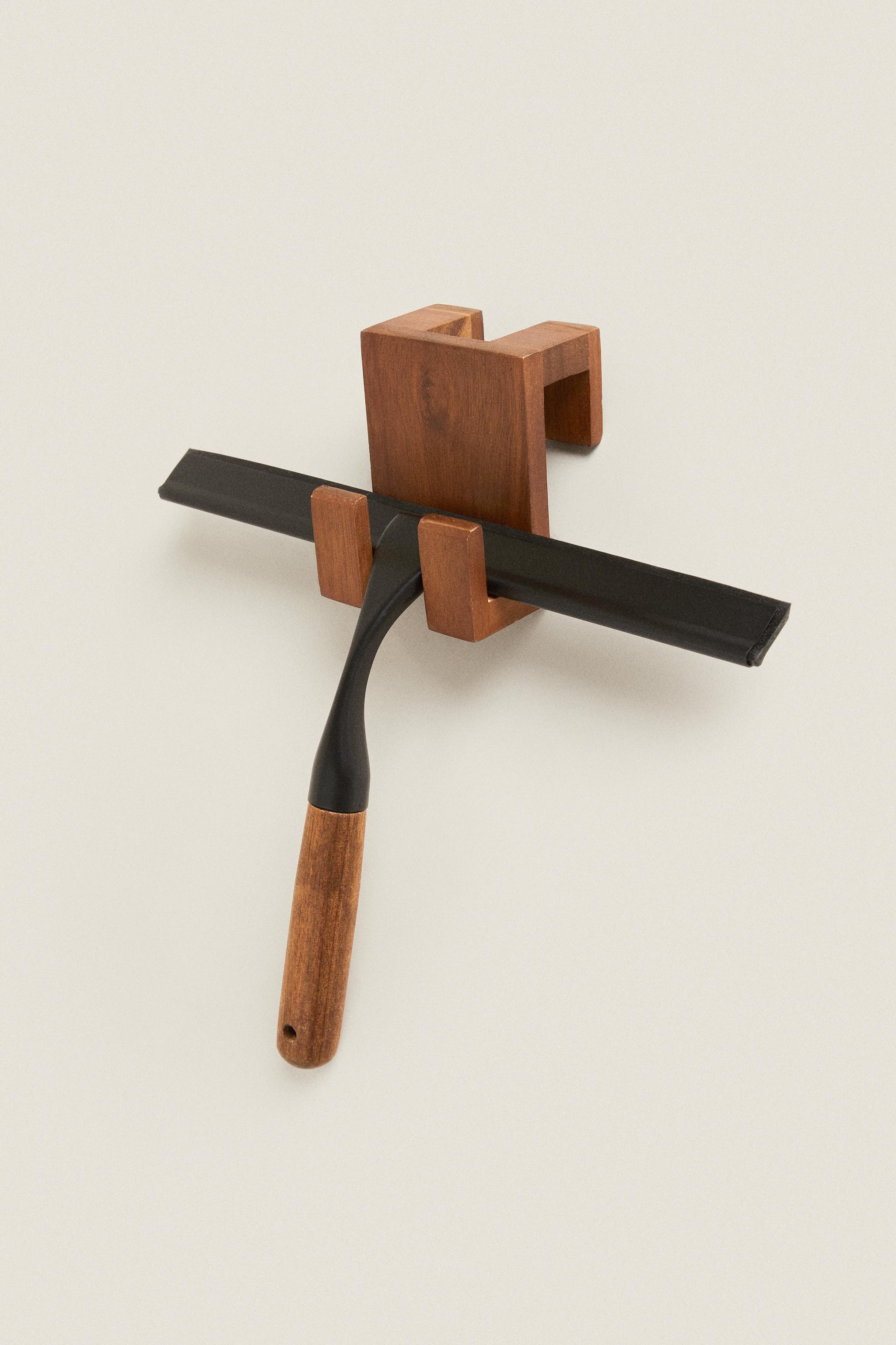 WOODEN WINDOW CLEANER — Black