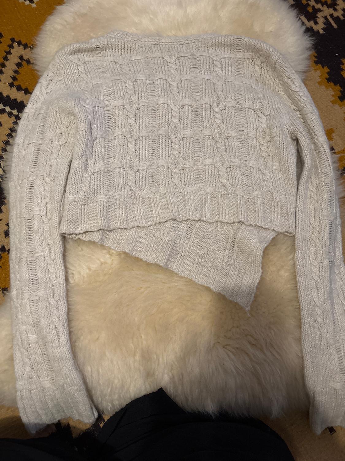 ASYMMETRIC CROPPED KNIT SWEATER - Image 2