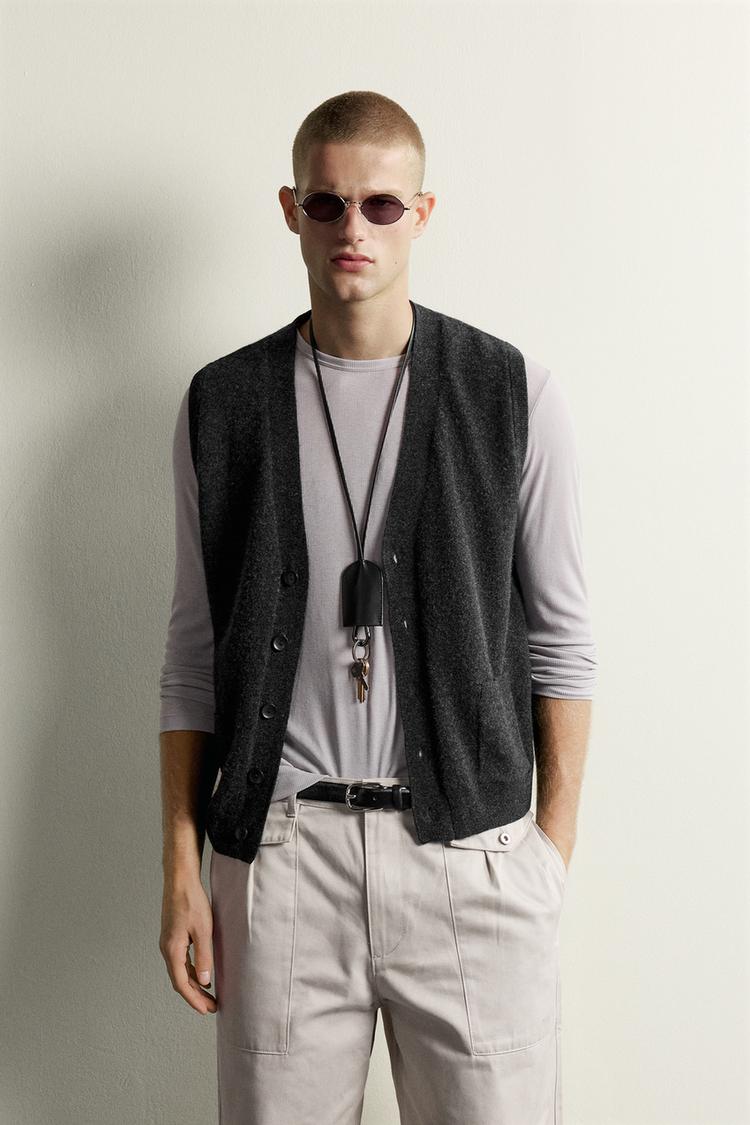100% WOOL KNIT VEST