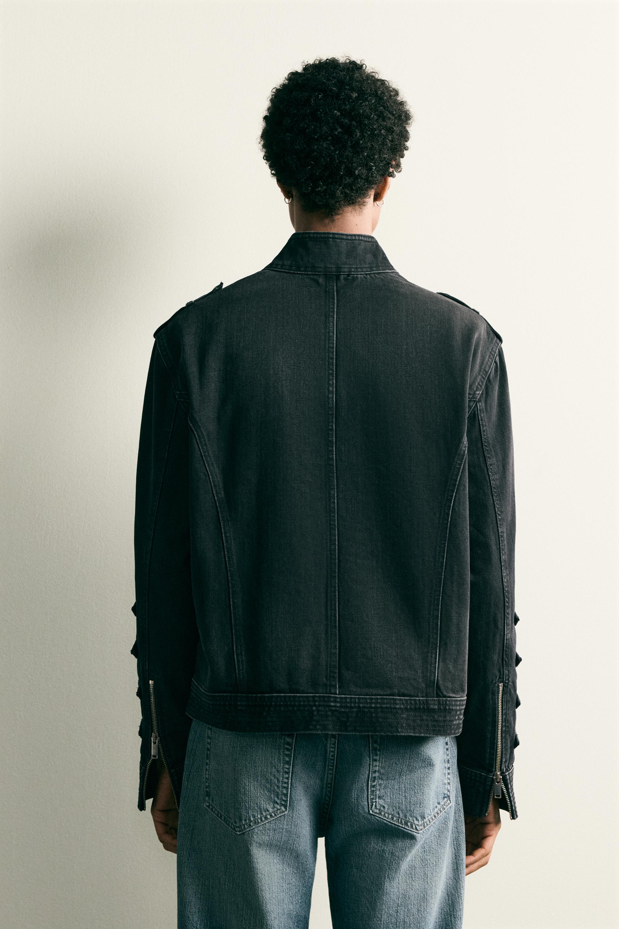 CROPPED FIT TAB DETAIL JACKET