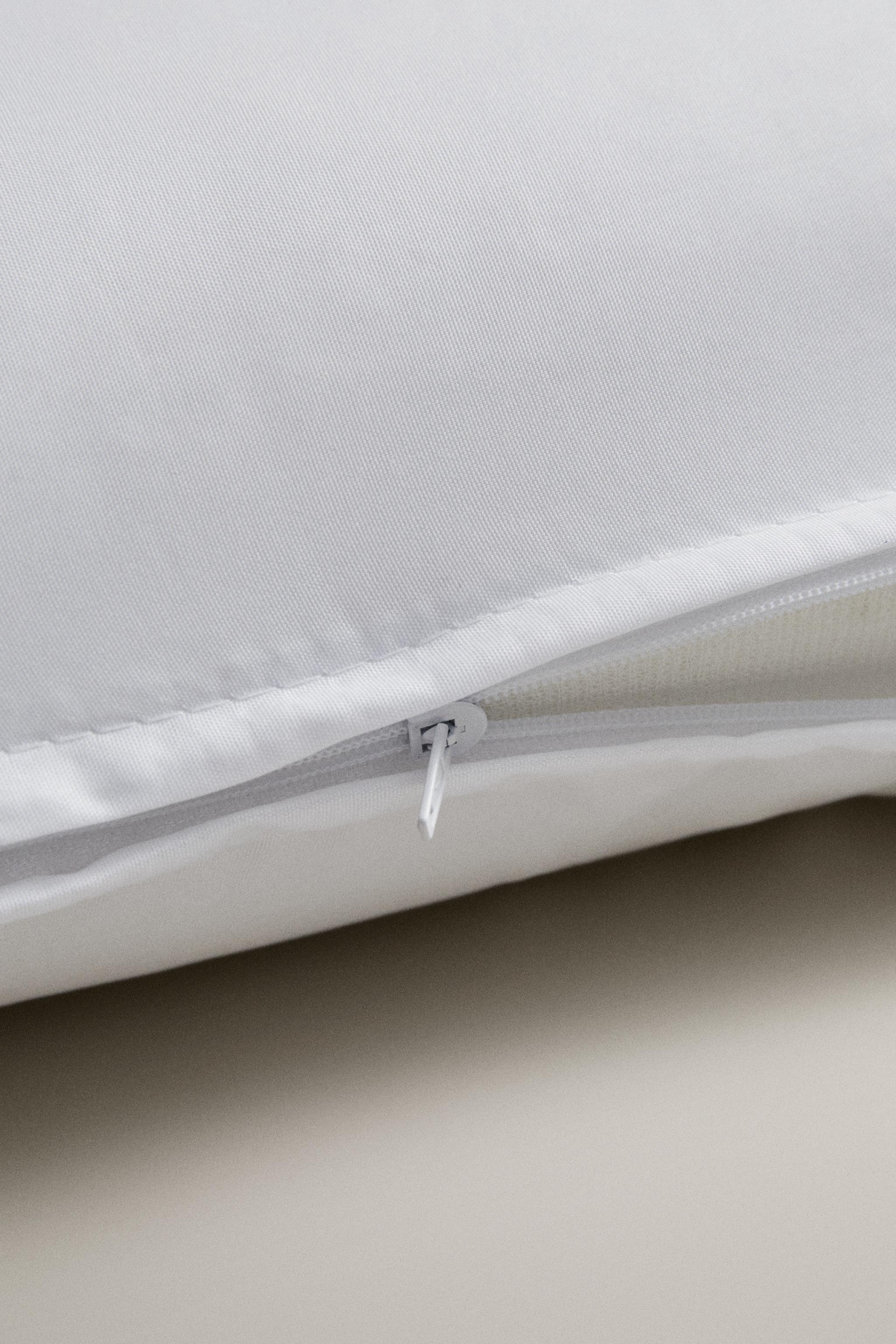Zara MEMORY FOAM BLOCK PILLOW — фото 3