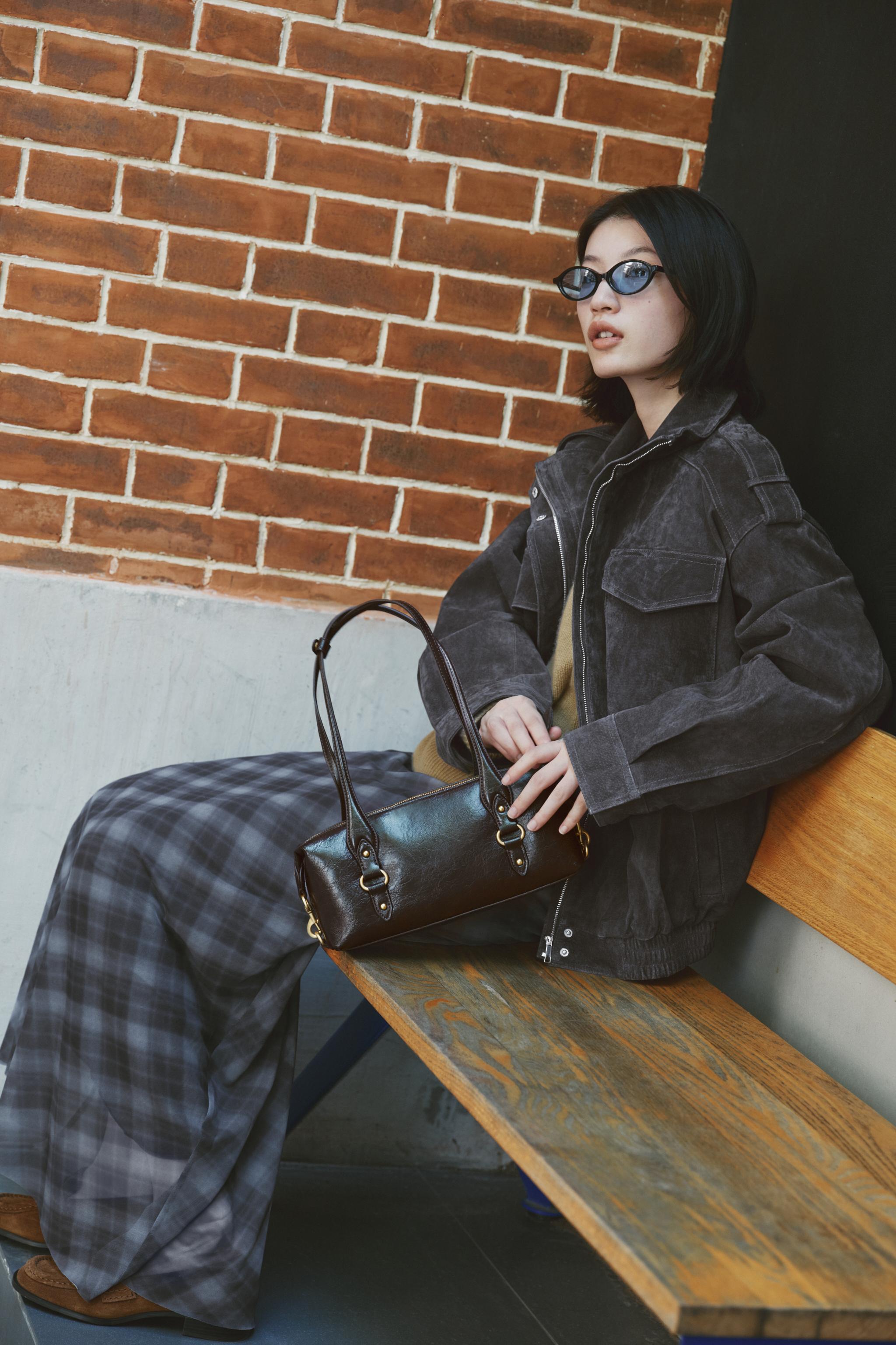 【新品】メタリックフェイクレザーブルゾン LサイズZARA 定価¥13,590 新品】メタリックフェイクレザーブルゾン LサイズZARA 定価