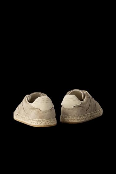 BAMBA YUTE - Marrón Arena de Zara