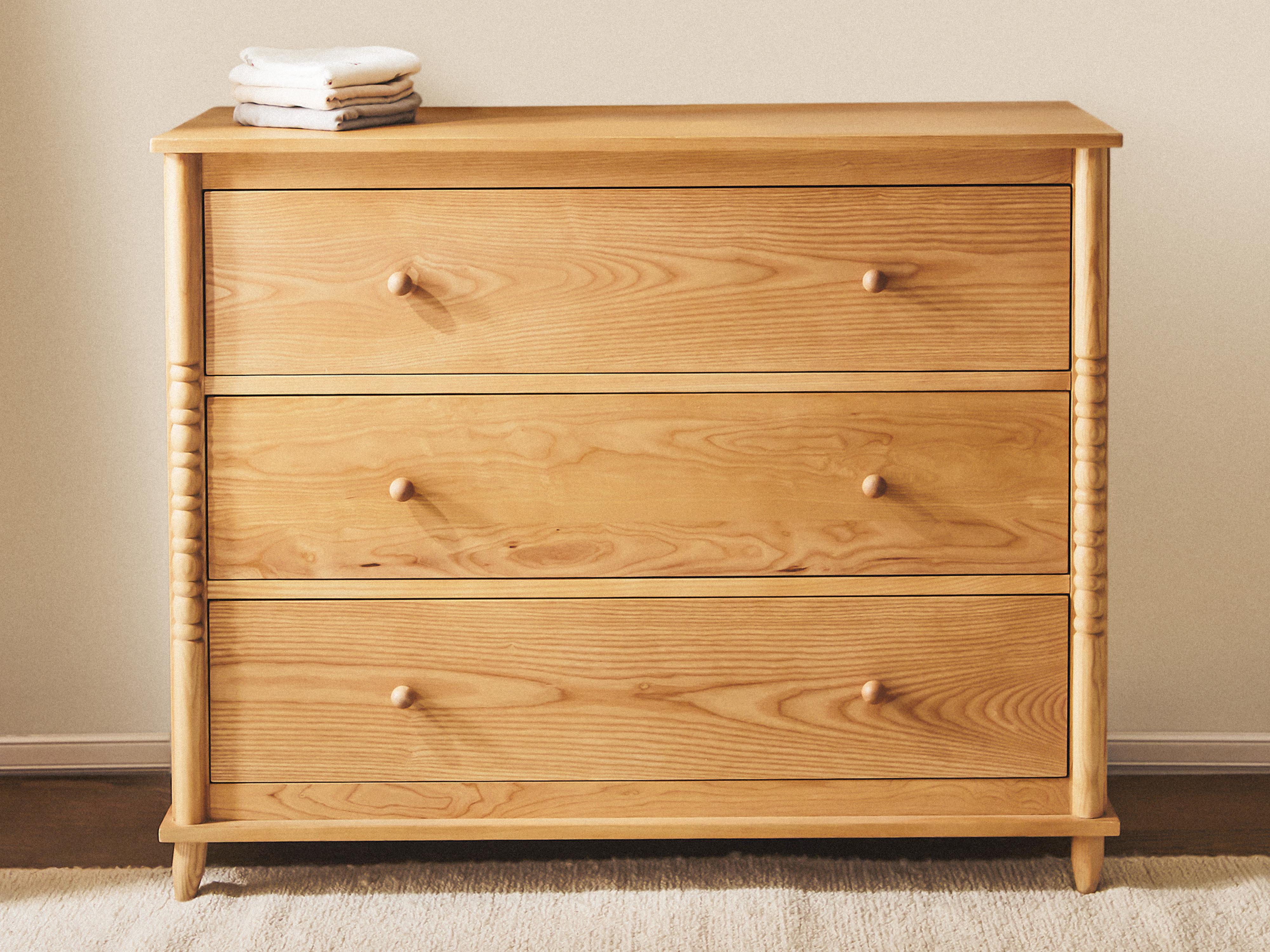 ASH WOOD CHEST OF DRAWERS — Light beige