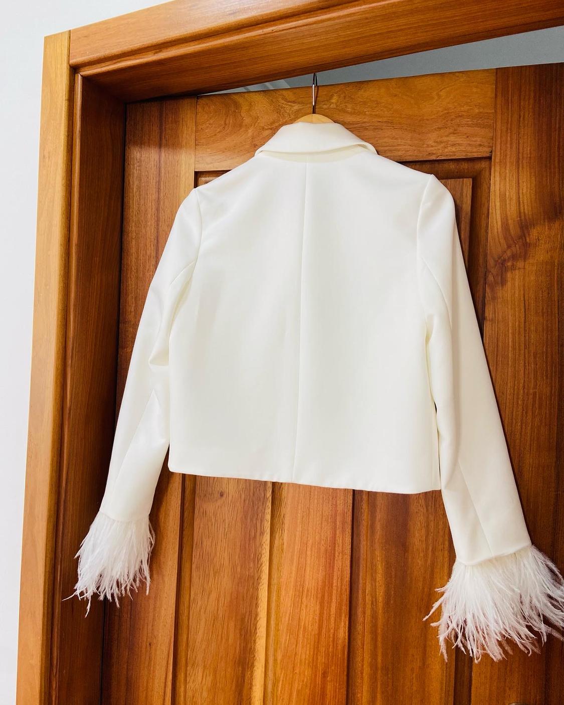 BLAZER COM PLUMAS - Image 3