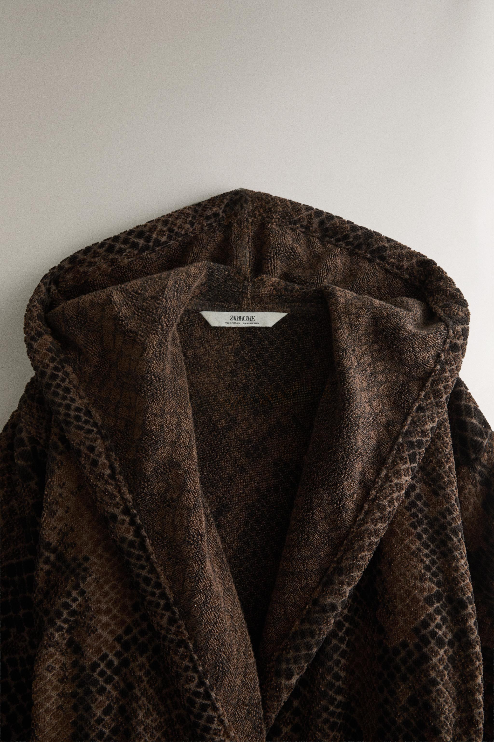ANIMAL PRINT VELOUR BATHROBE — Brown