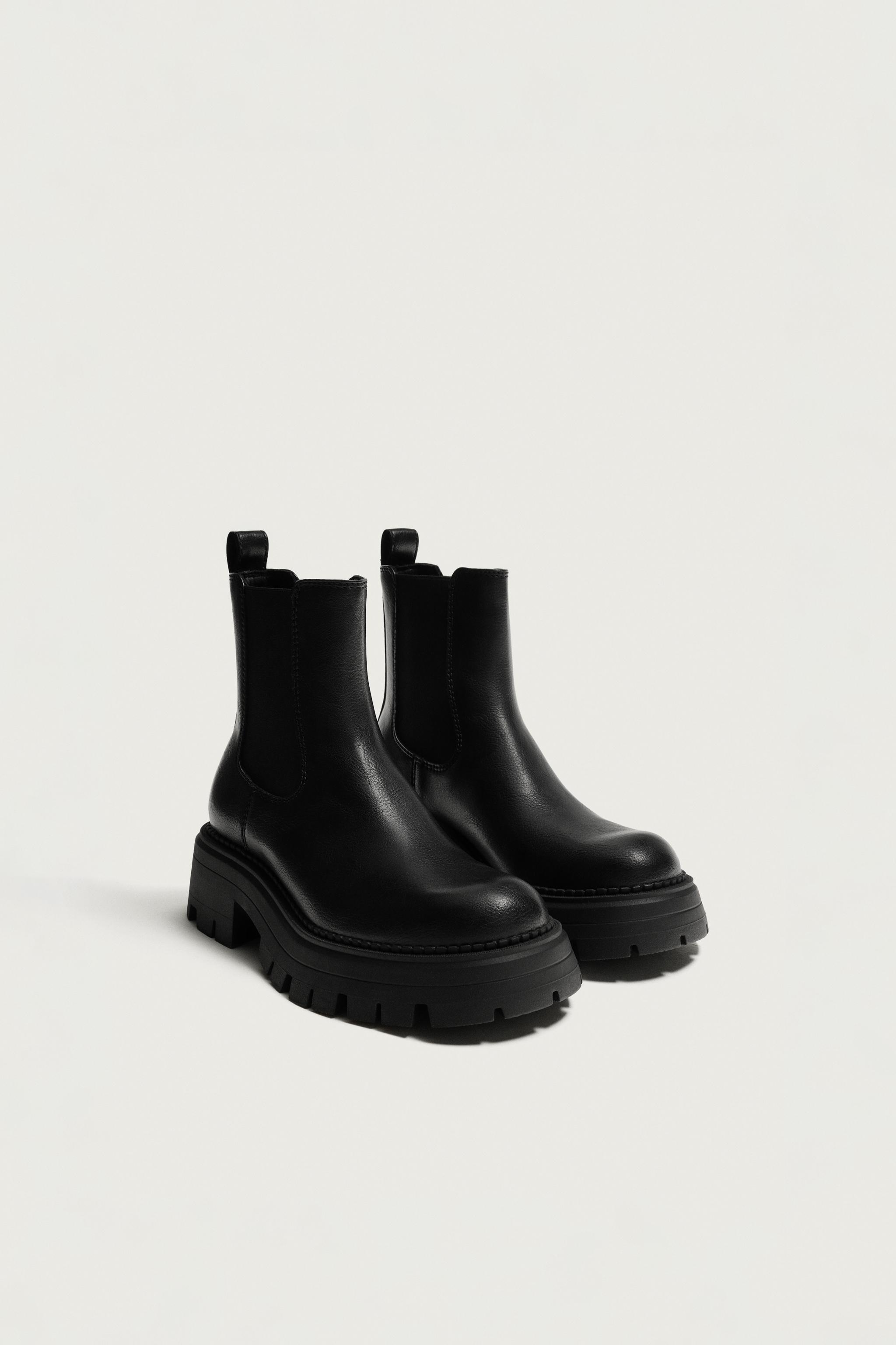 CHUNKY CHELSEA BOOTS — Black
