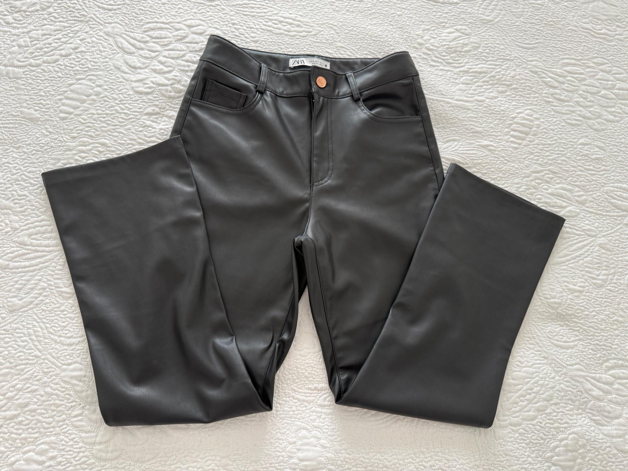 LEATHER EFFECT CROPPED MINI FLARE TROUSERS SECOND HAND | Zara Preowned