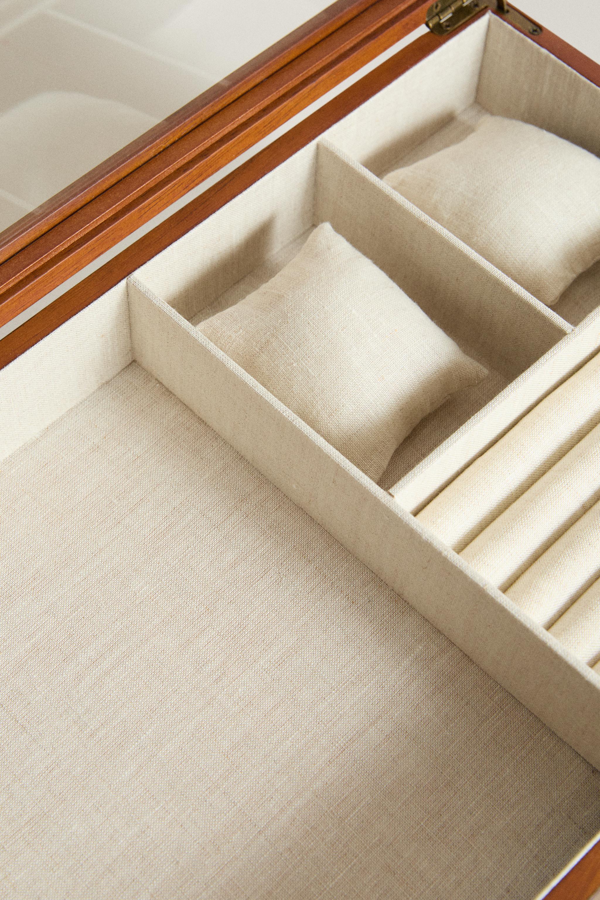 LARGE WOODEN JEWELRY BOX