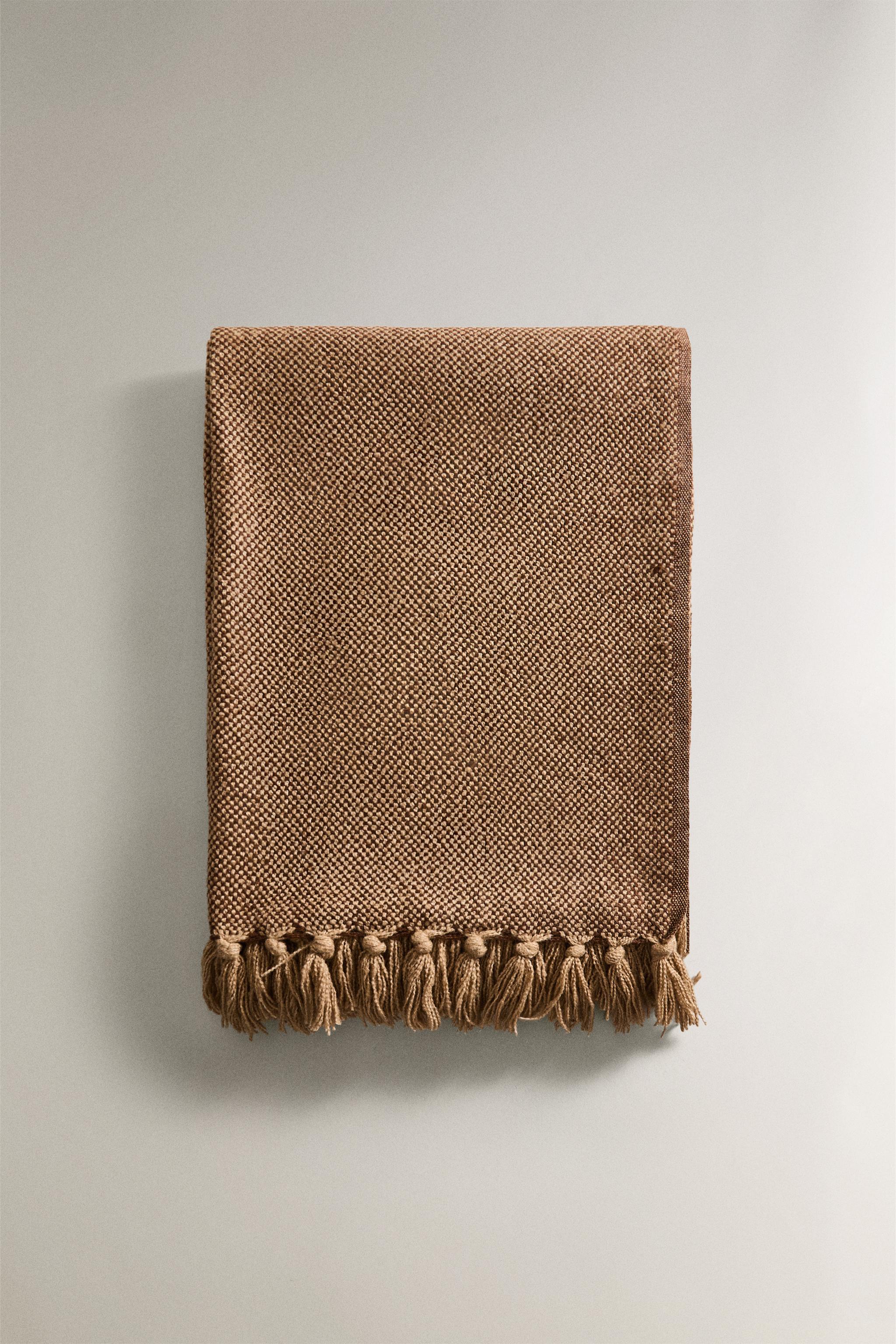 FRINGED BLANKET