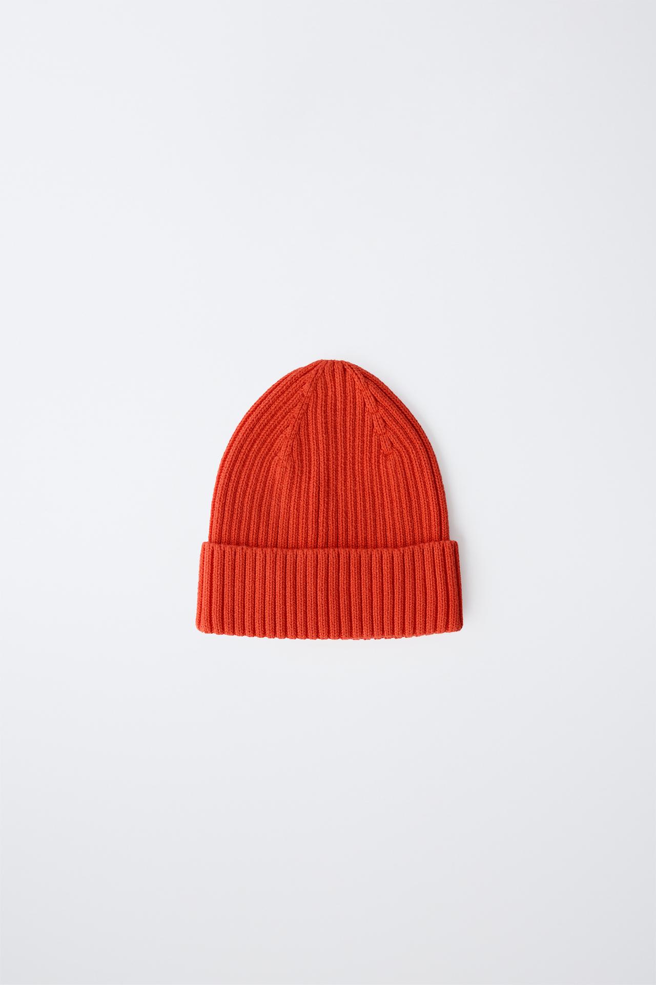KNIT HAT — Light red